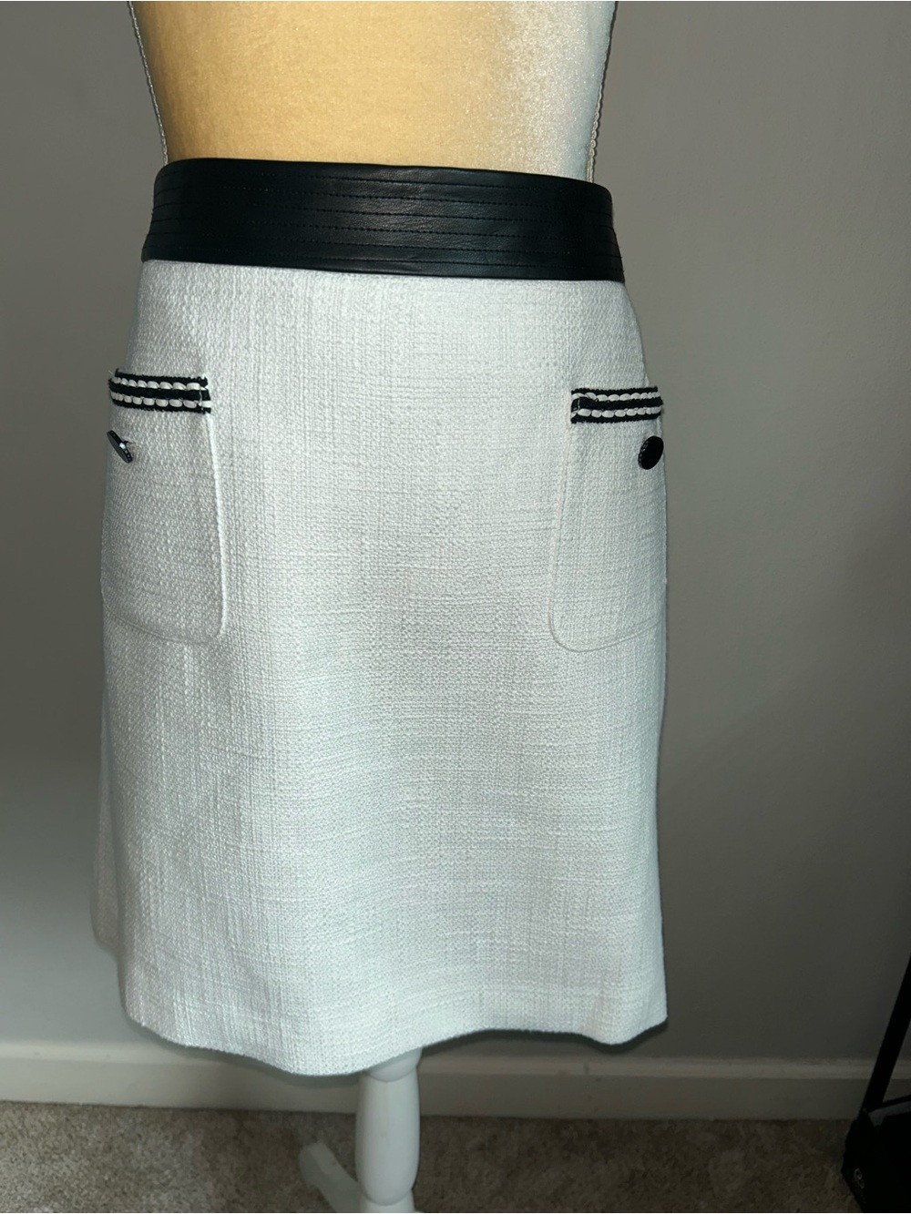 NWT Karl Lagerfeld Paris White Tweed A-Line Skirt with Black Waistband Sz 16
